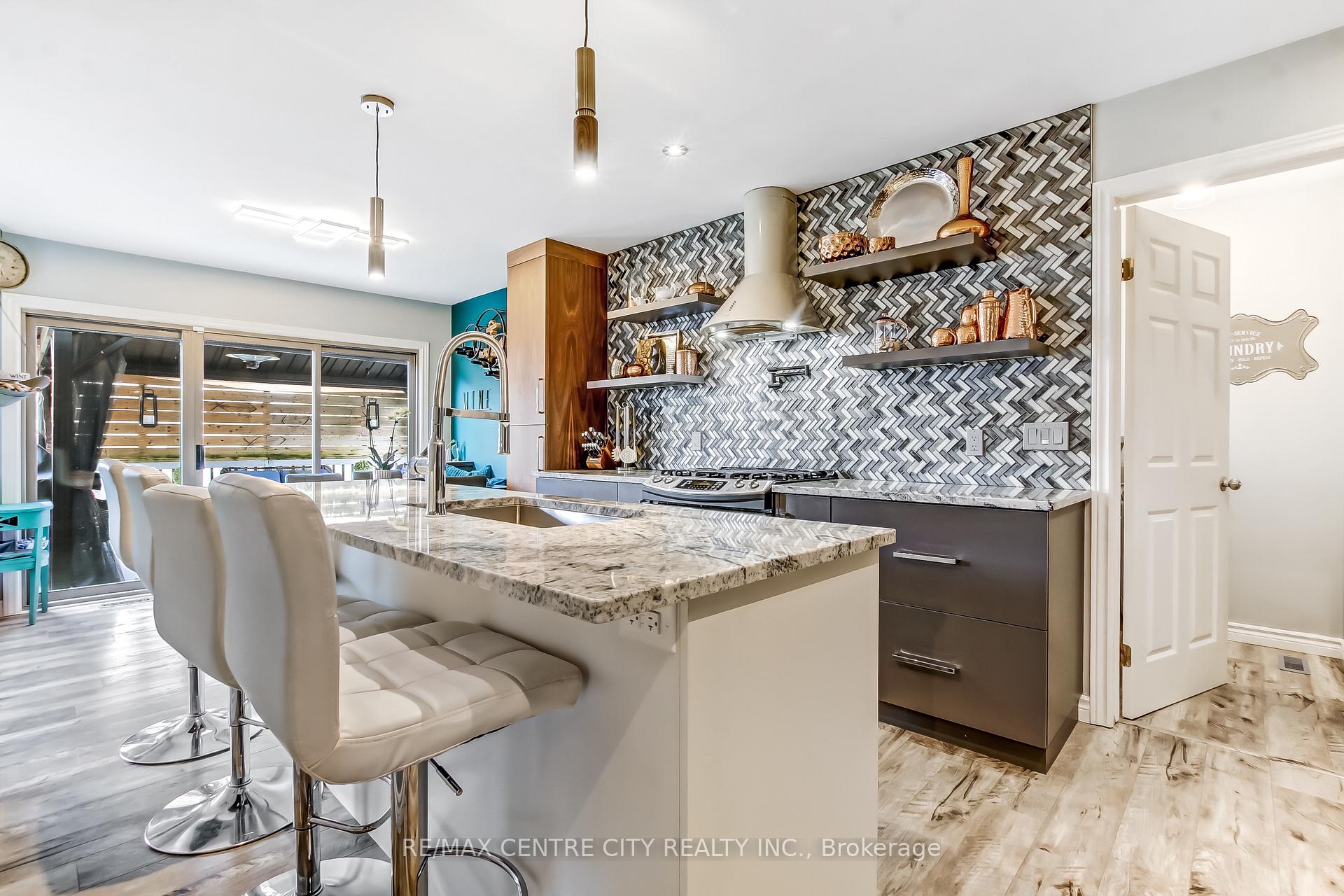 Photo 12 of 23 Lexington Court, St. Thomas — HOMEH