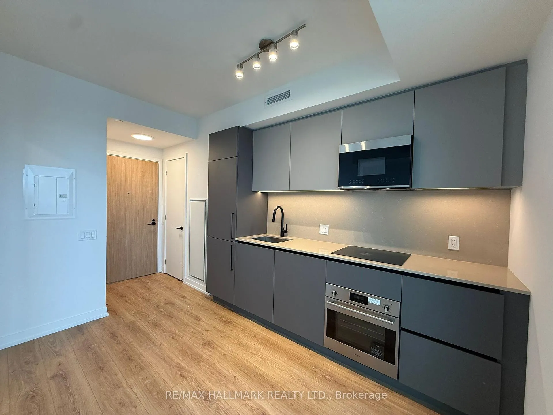Photo 7 of Unit 1810, 35 Parliament Street, Toronto, Waterfront Communities — HOMEH