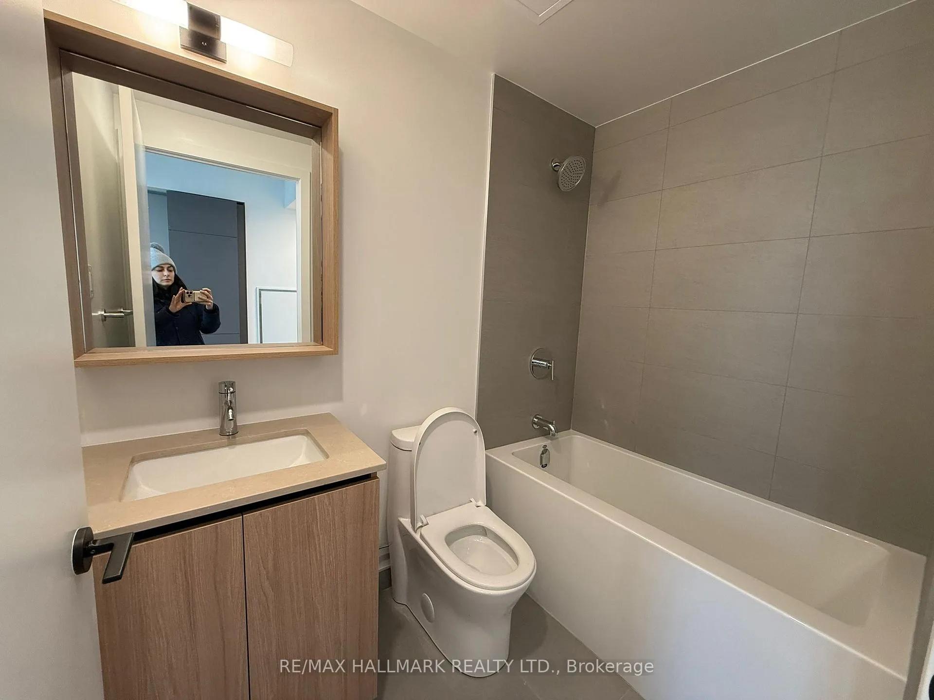 Photo 10 of Unit 1810, 35 Parliament Street, Toronto, Waterfront Communities — HOMEH