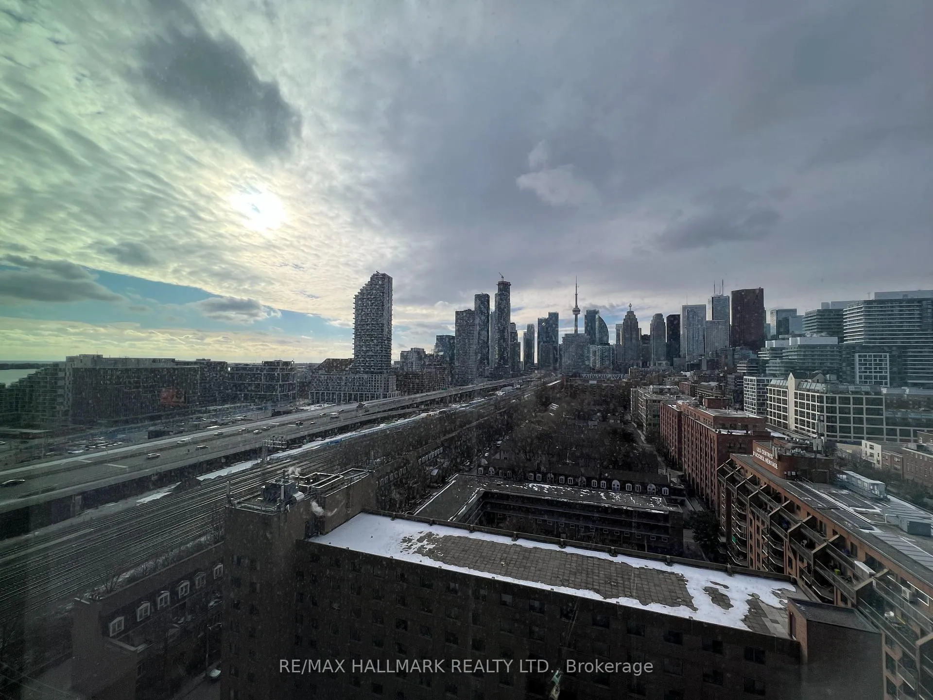Photo 13 of Unit 1810, 35 Parliament Street, Toronto, Waterfront Communities — HOMEH