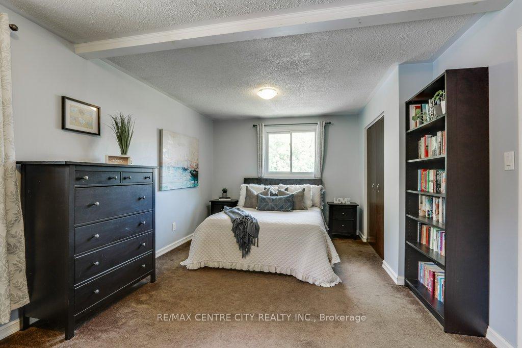 Photo 11 of 32 McLarty Drive, St. Thomas — HOMEH