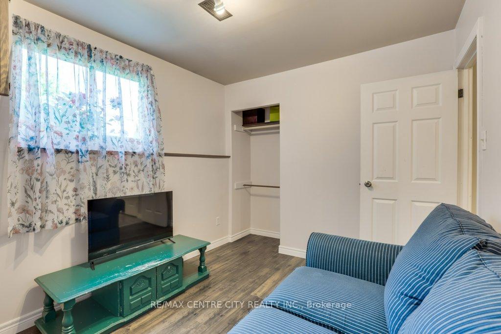Photo 23 of 32 McLarty Drive, St. Thomas — HOMEH