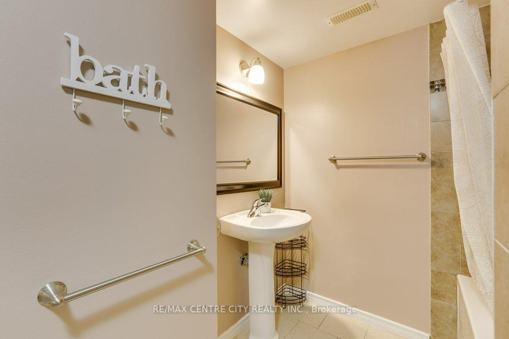 Photo 25 of 32 McLarty Drive, St. Thomas — HOMEH