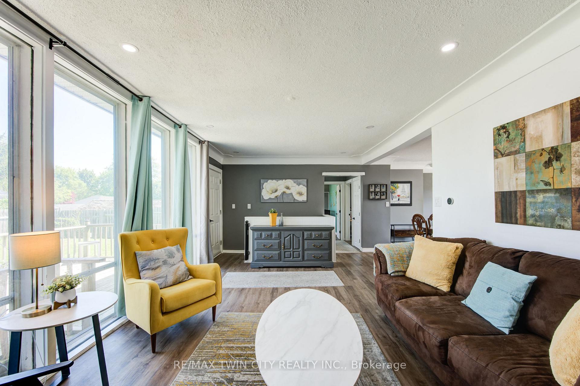 Photo 10 of 166 Elm Street, St. Thomas — HOMEH