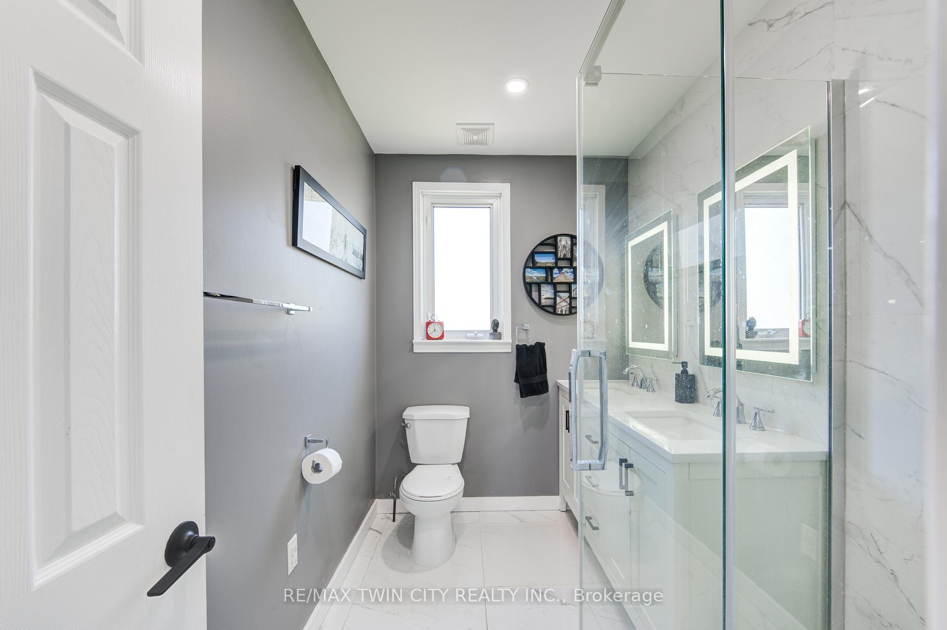 Photo 11 of 166 Elm Street, St. Thomas — HOMEH