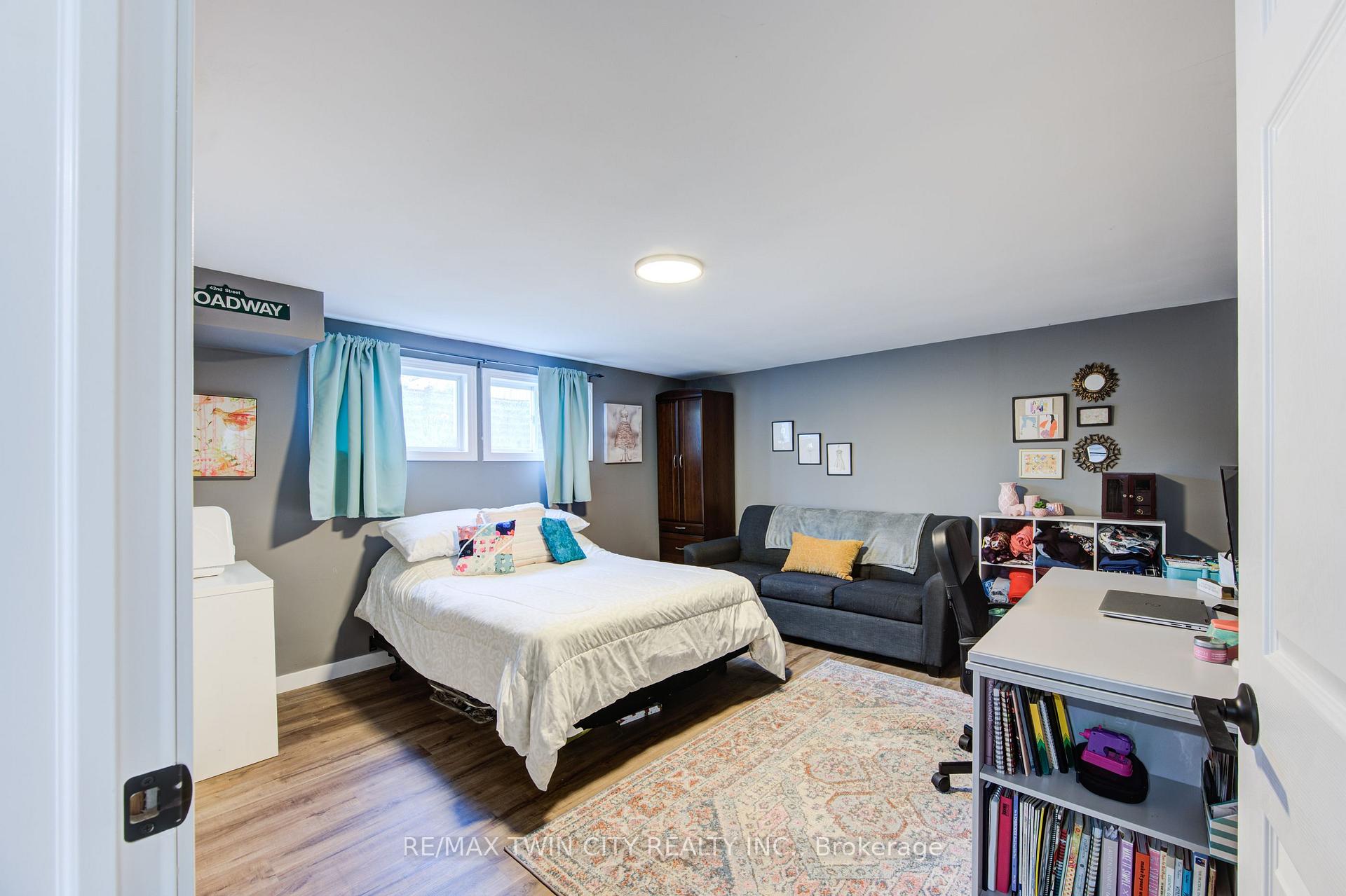 Photo 17 of 166 Elm Street, St. Thomas — HOMEH