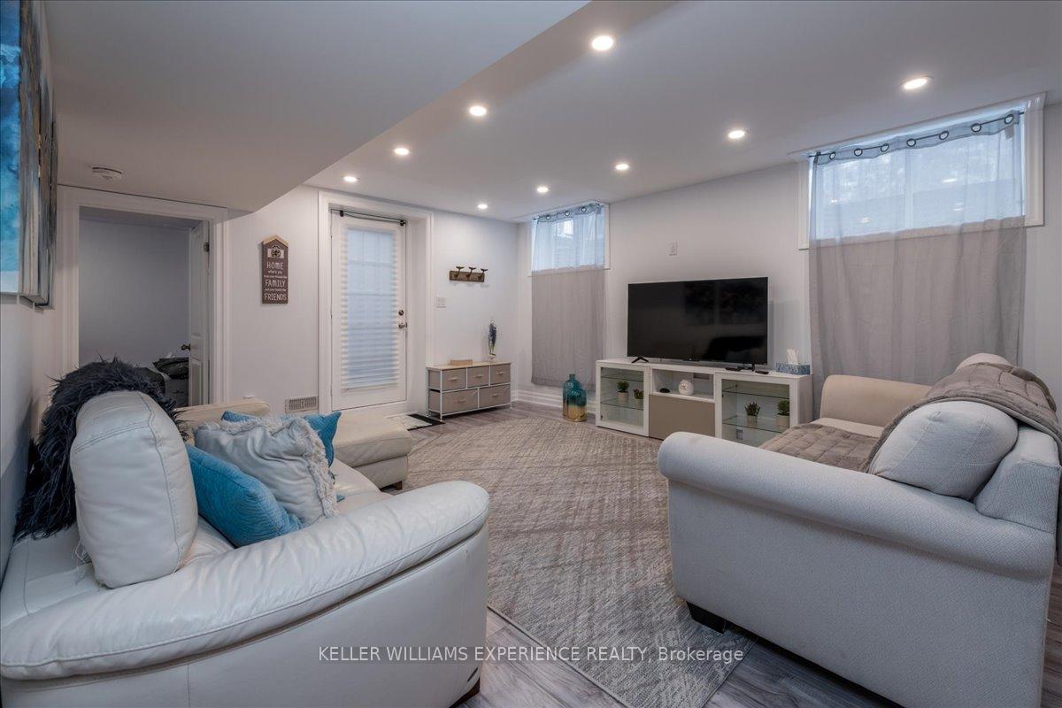 Photo 24 of 1 Curtis Way, Springwater, Centre Vespra — HOMEH