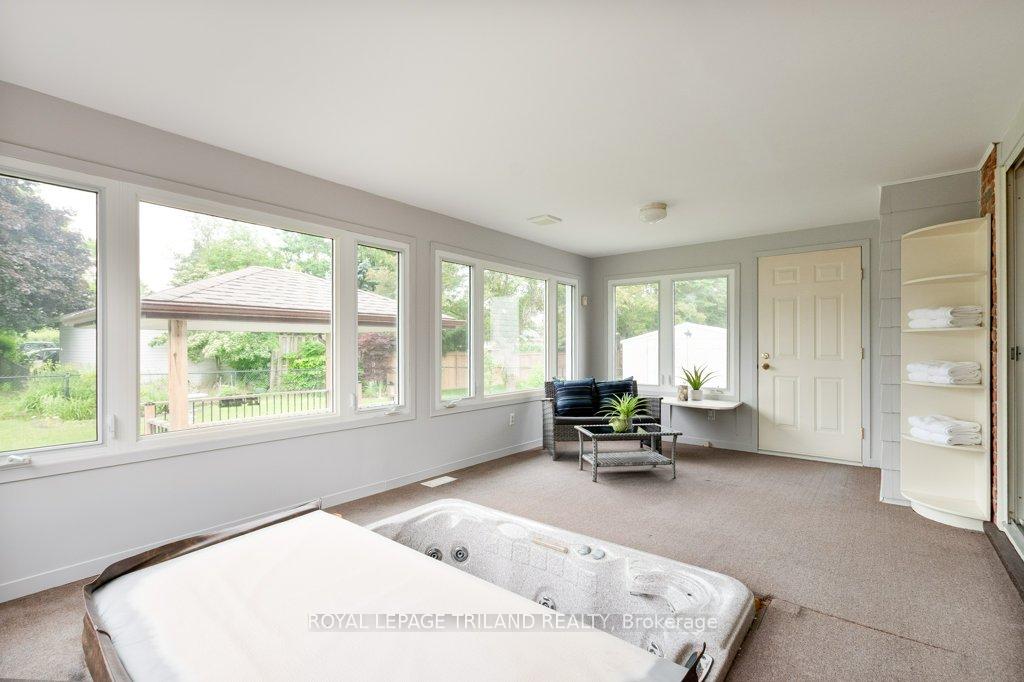 Photo 25 of 32 Applewood Crescent, St. Thomas — HOMEH