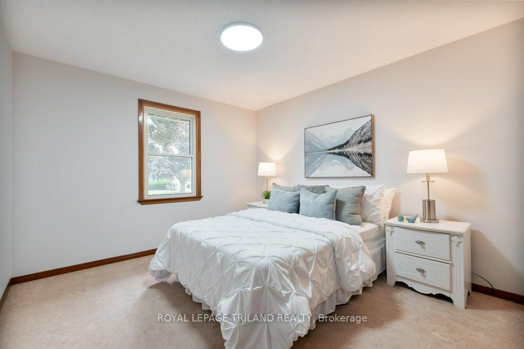 Photo 26 of 32 Applewood Crescent, St. Thomas — HOMEH