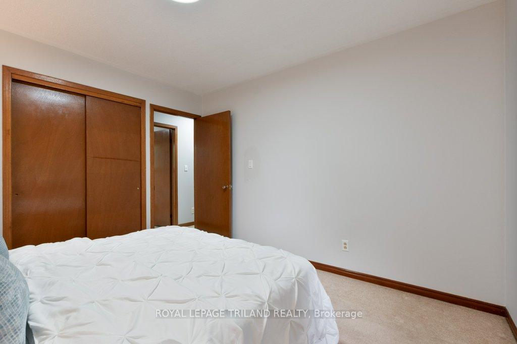 Photo 27 of 32 Applewood Crescent, St. Thomas — HOMEH