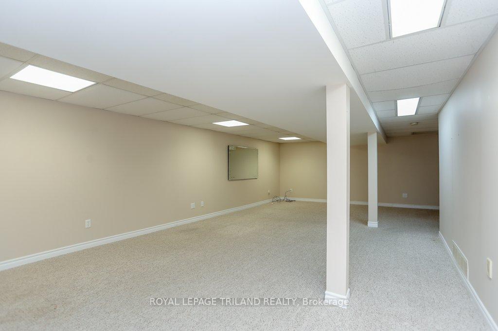 Photo 32 of 32 Applewood Crescent, St. Thomas — HOMEH