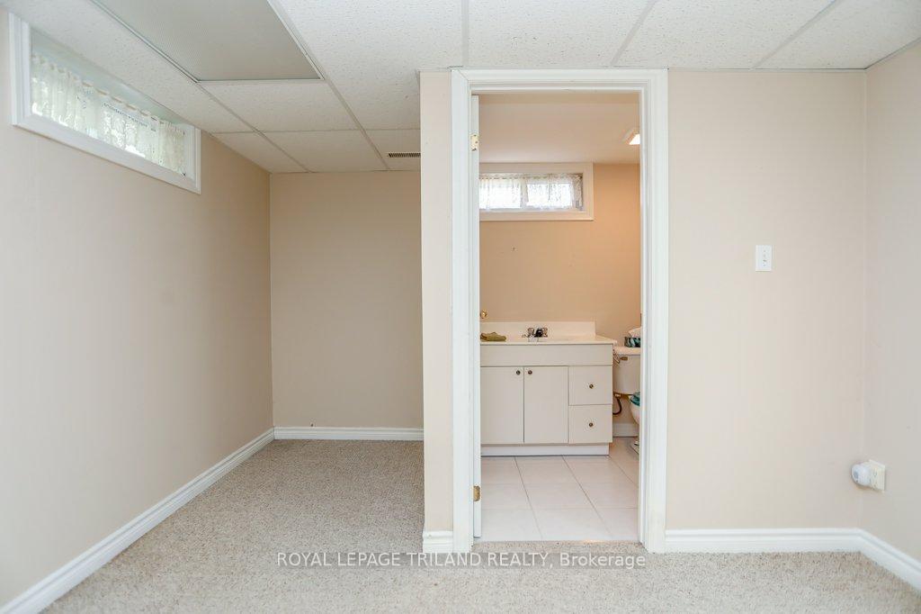 Photo 34 of 32 Applewood Crescent, St. Thomas — HOMEH