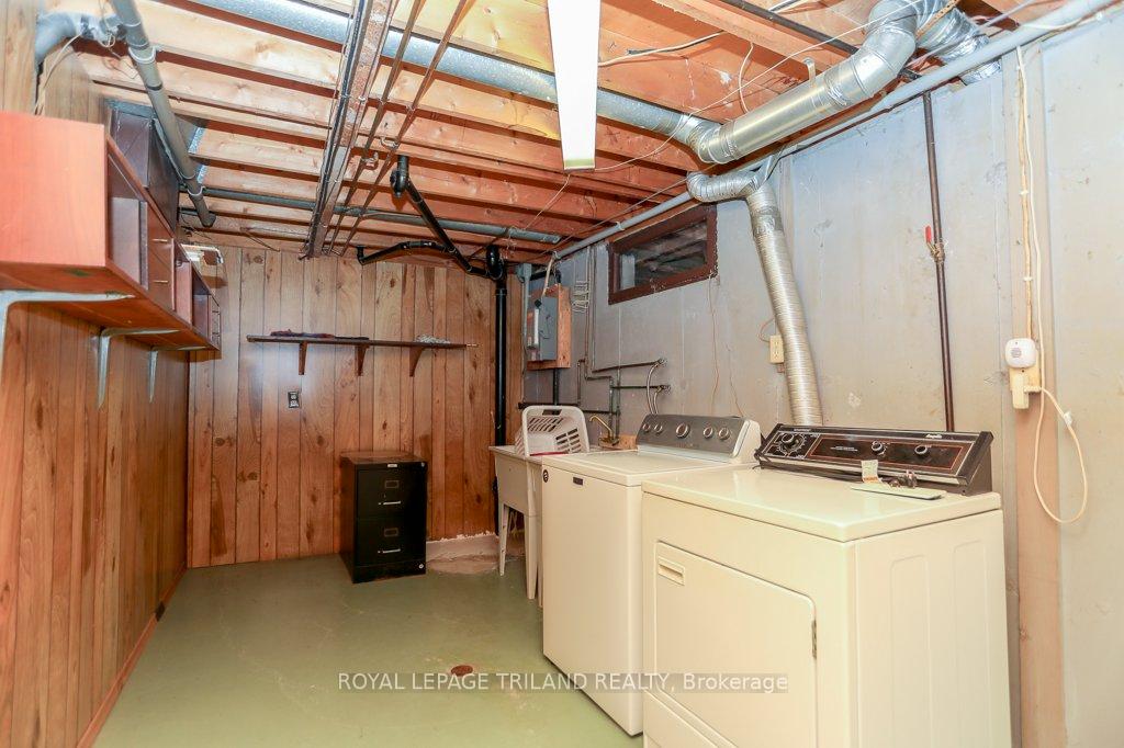 Photo 36 of 32 Applewood Crescent, St. Thomas — HOMEH