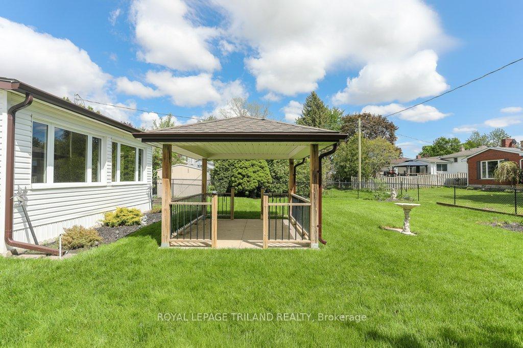 Photo 39 of 32 Applewood Crescent, St. Thomas — HOMEH