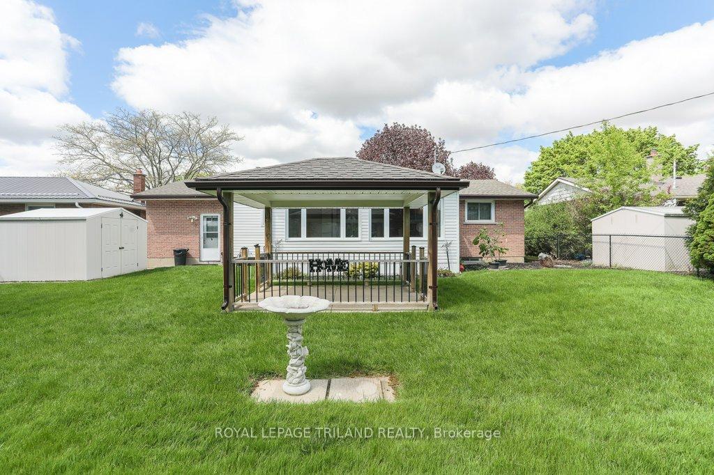 Photo 43 of 32 Applewood Crescent, St. Thomas — HOMEH