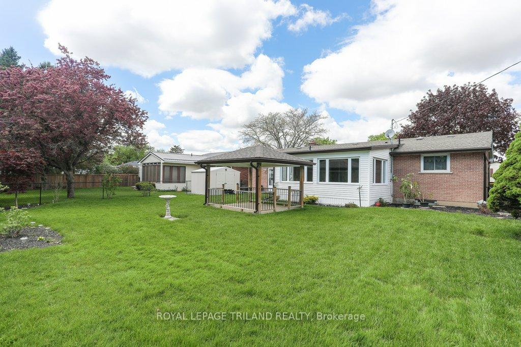 Photo 44 of 32 Applewood Crescent, St. Thomas — HOMEH