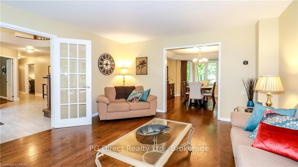 Photo 4 of 17 Alana Drive, Springwater, Centre Vespra — HOMEH