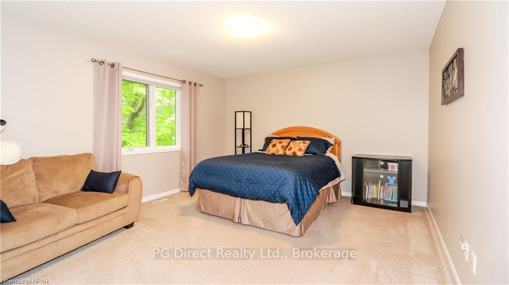 Photo 12 of 17 Alana Drive, Springwater, Centre Vespra — HOMEH
