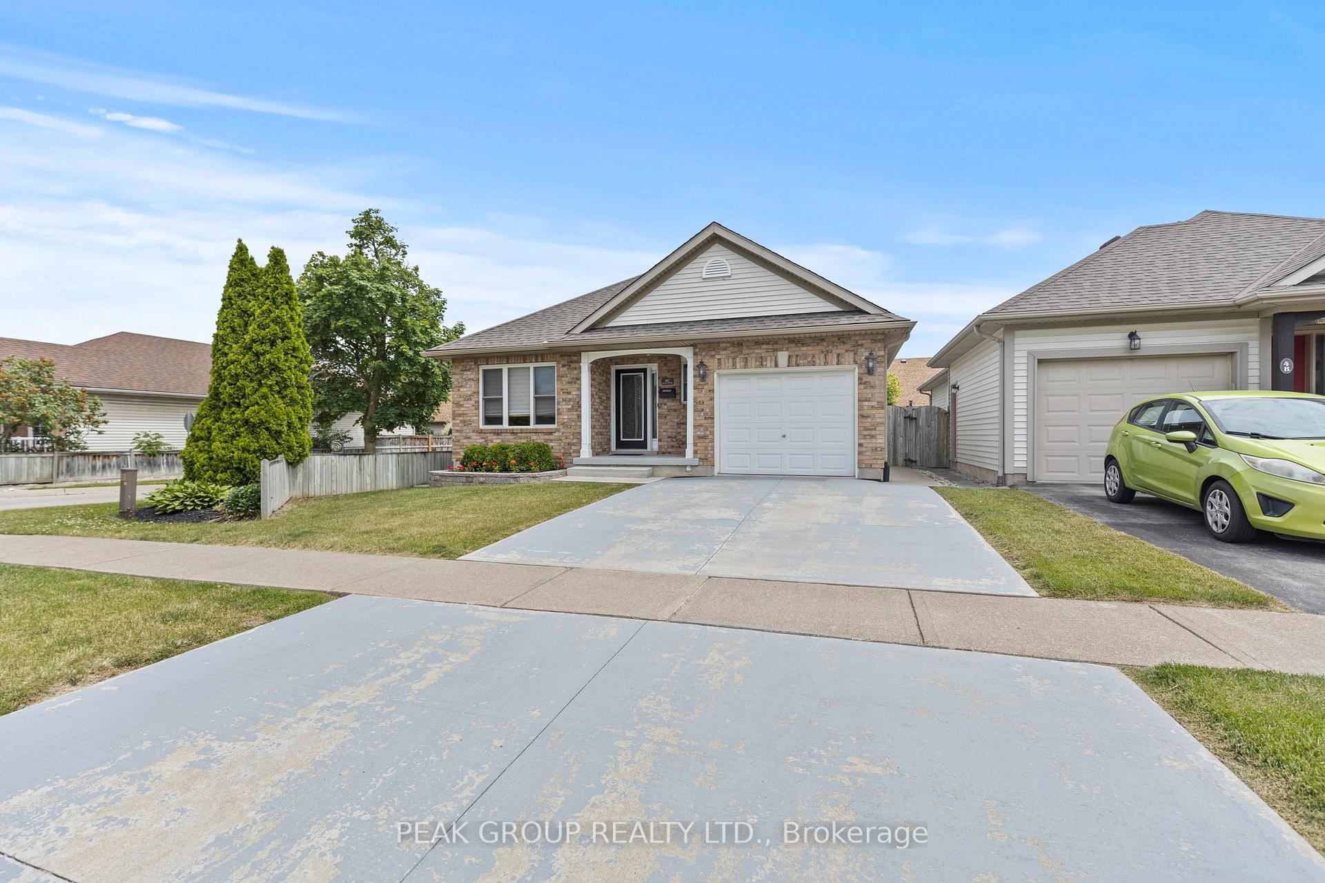 Photo 2 of 4C Wood Street, St. Catharines, Fairview — HOMEH