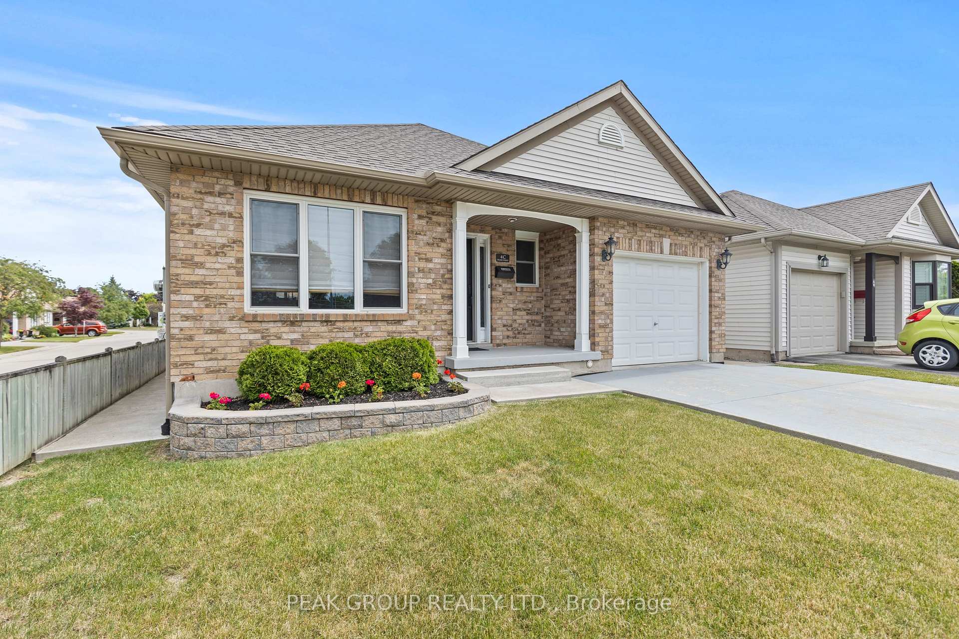 Photo 3 of 4C Wood Street, St. Catharines, Fairview — HOMEH