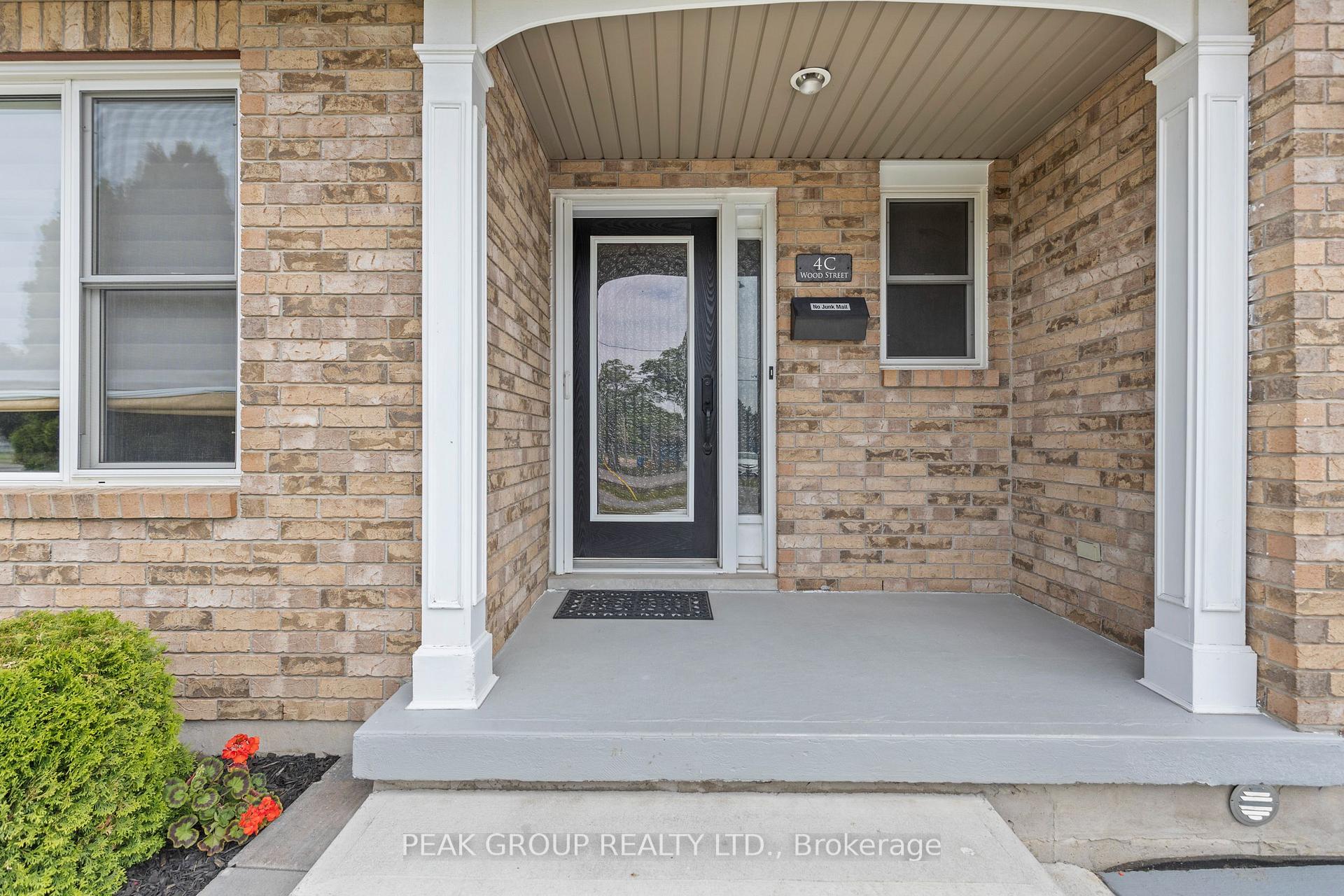 Photo 4 of 4C Wood Street, St. Catharines, Fairview — HOMEH