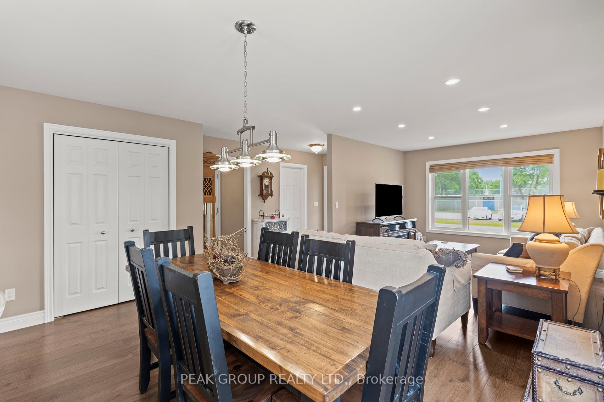 Photo 10 of 4C Wood Street, St. Catharines, Fairview — HOMEH