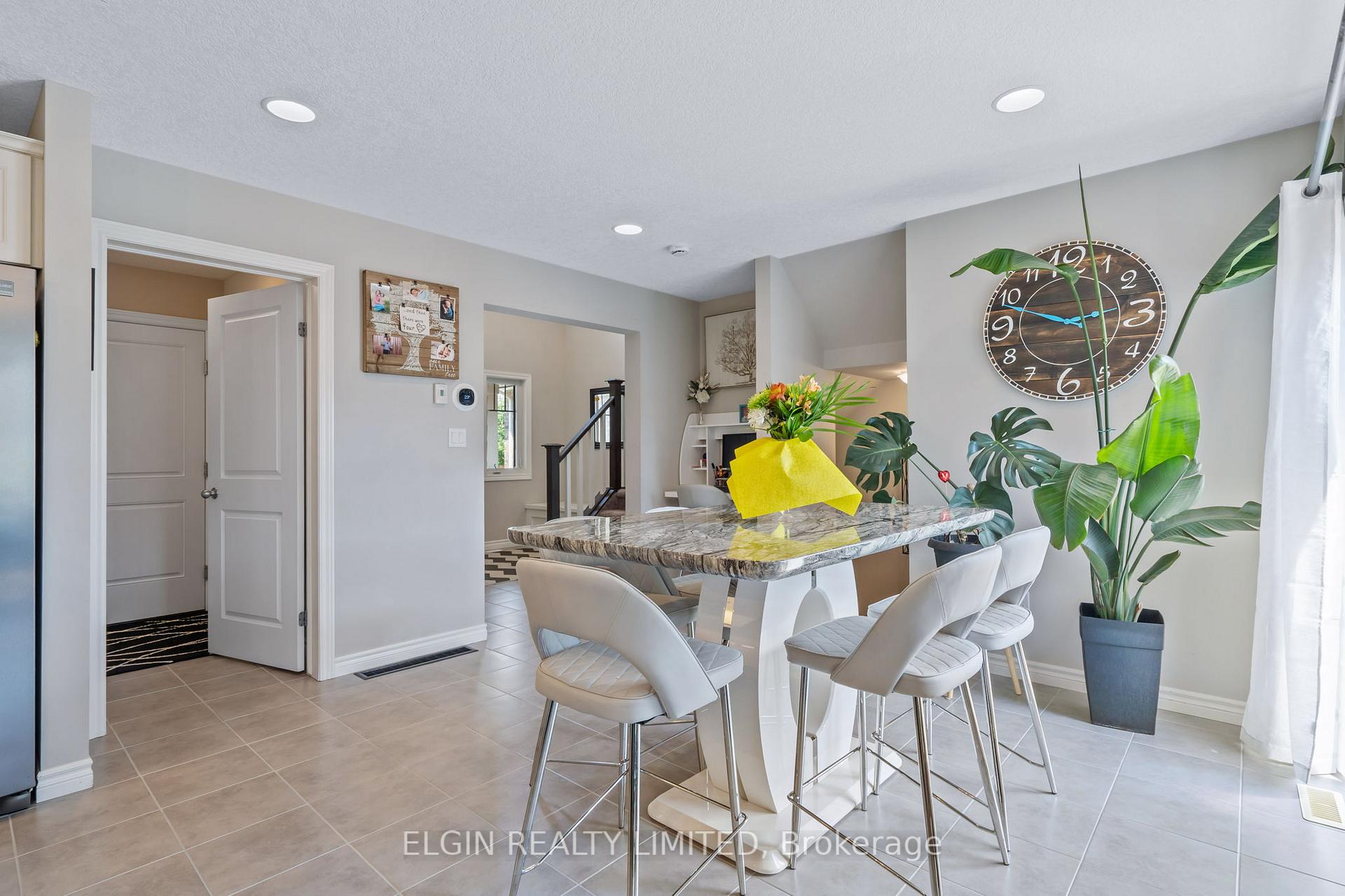 Photo 8 of 106 Westlake Drive, St. Thomas — HOMEH