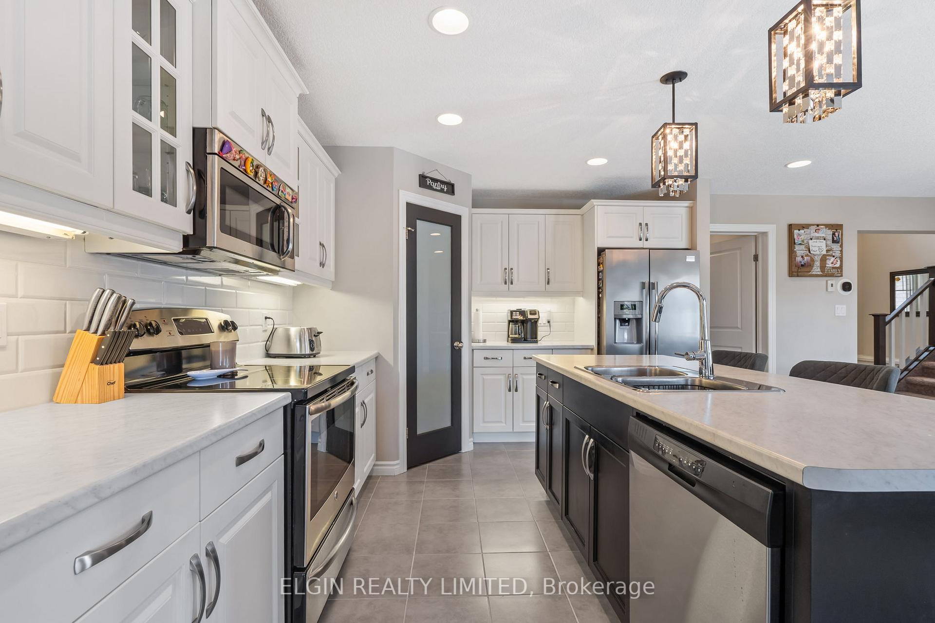 Photo 11 of 106 Westlake Drive, St. Thomas — HOMEH