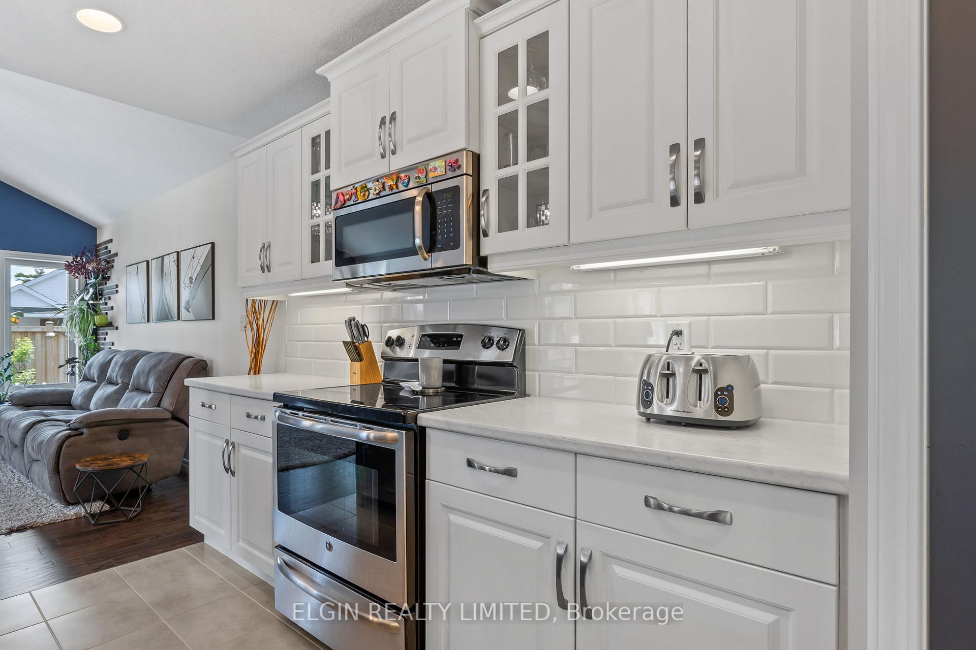 Photo 13 of 106 Westlake Drive, St. Thomas — HOMEH