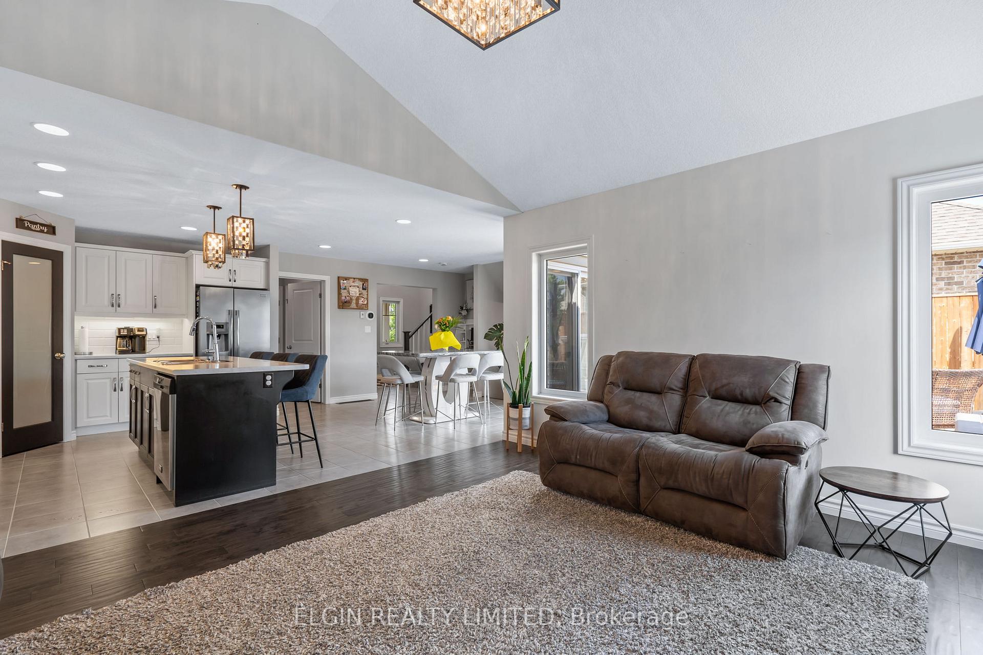 Photo 18 of 106 Westlake Drive, St. Thomas — HOMEH