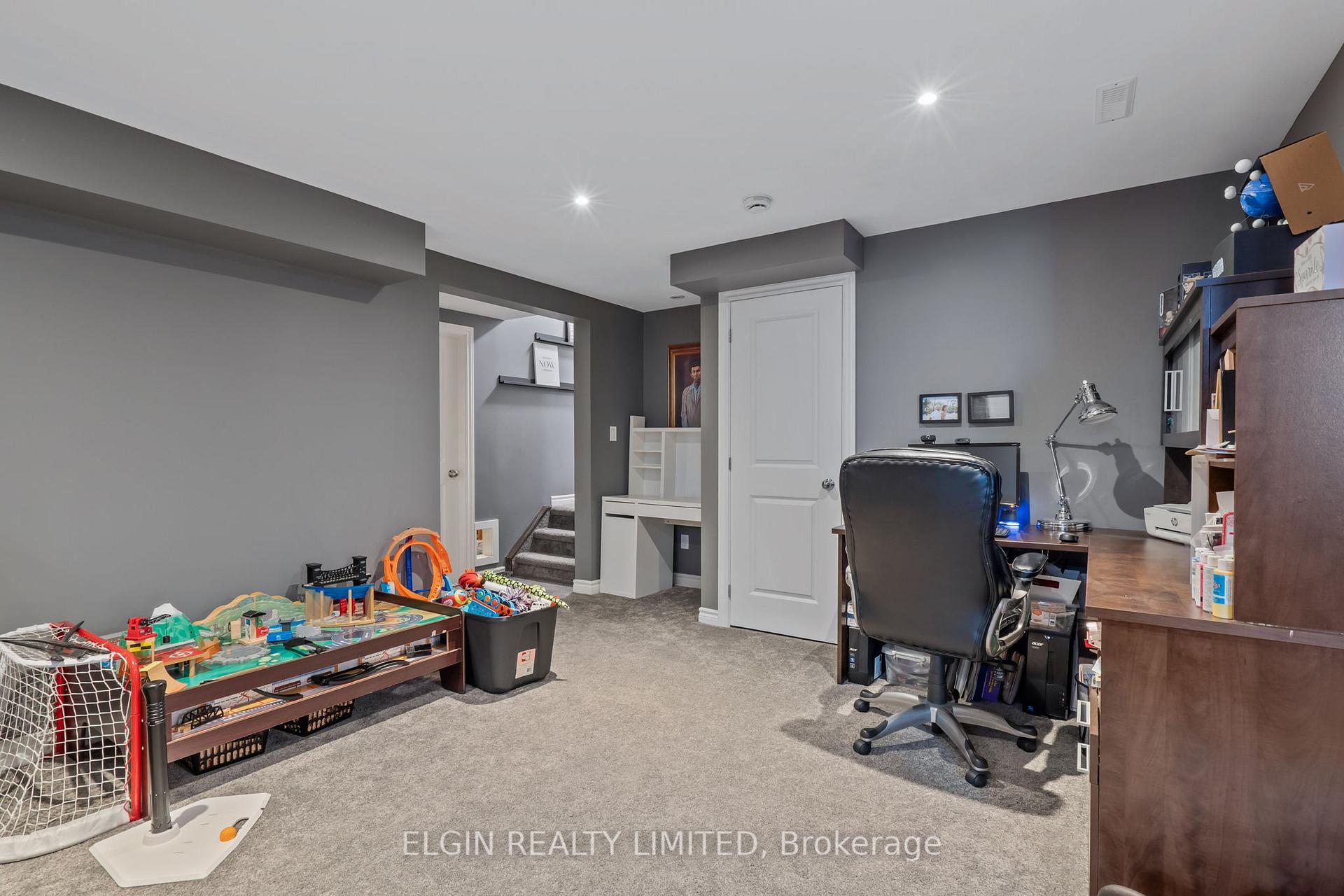 Photo 31 of 106 Westlake Drive, St. Thomas — HOMEH