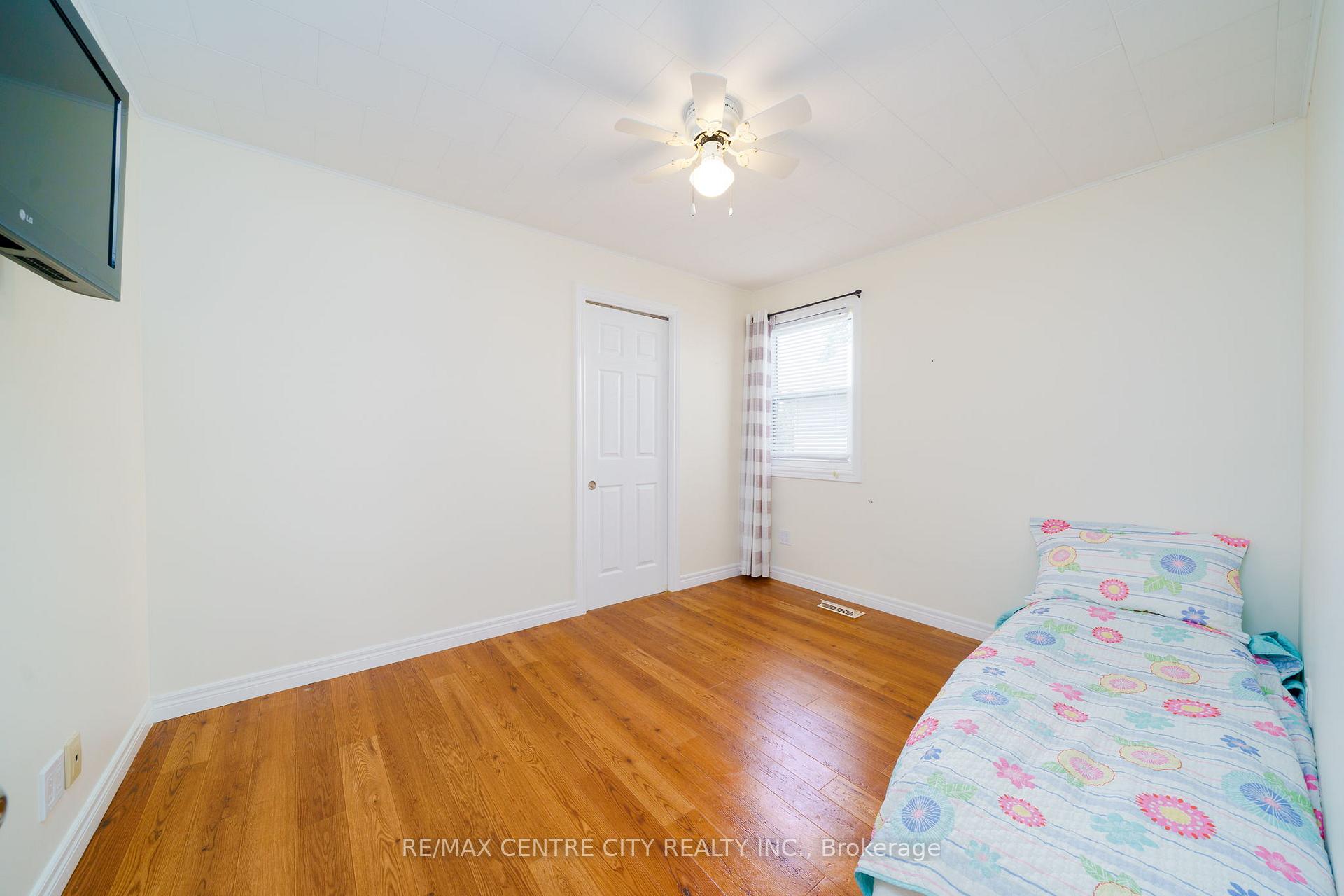 Photo 9 of 10 Parkside Drive, St. Thomas — HOMEH