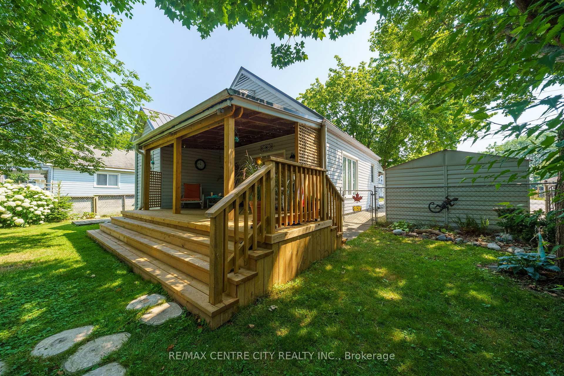 Photo 23 of 10 Parkside Drive, St. Thomas — HOMEH