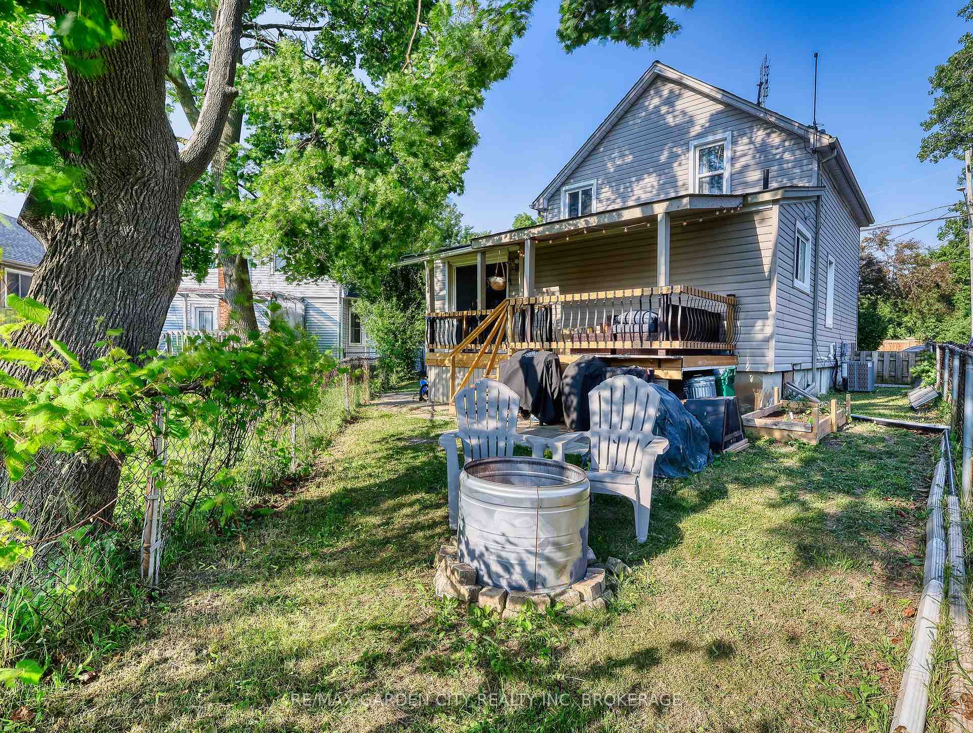 Photo 3 of 3 Bessey Street, St. Catharines, Burleigh Hill — HOMEH