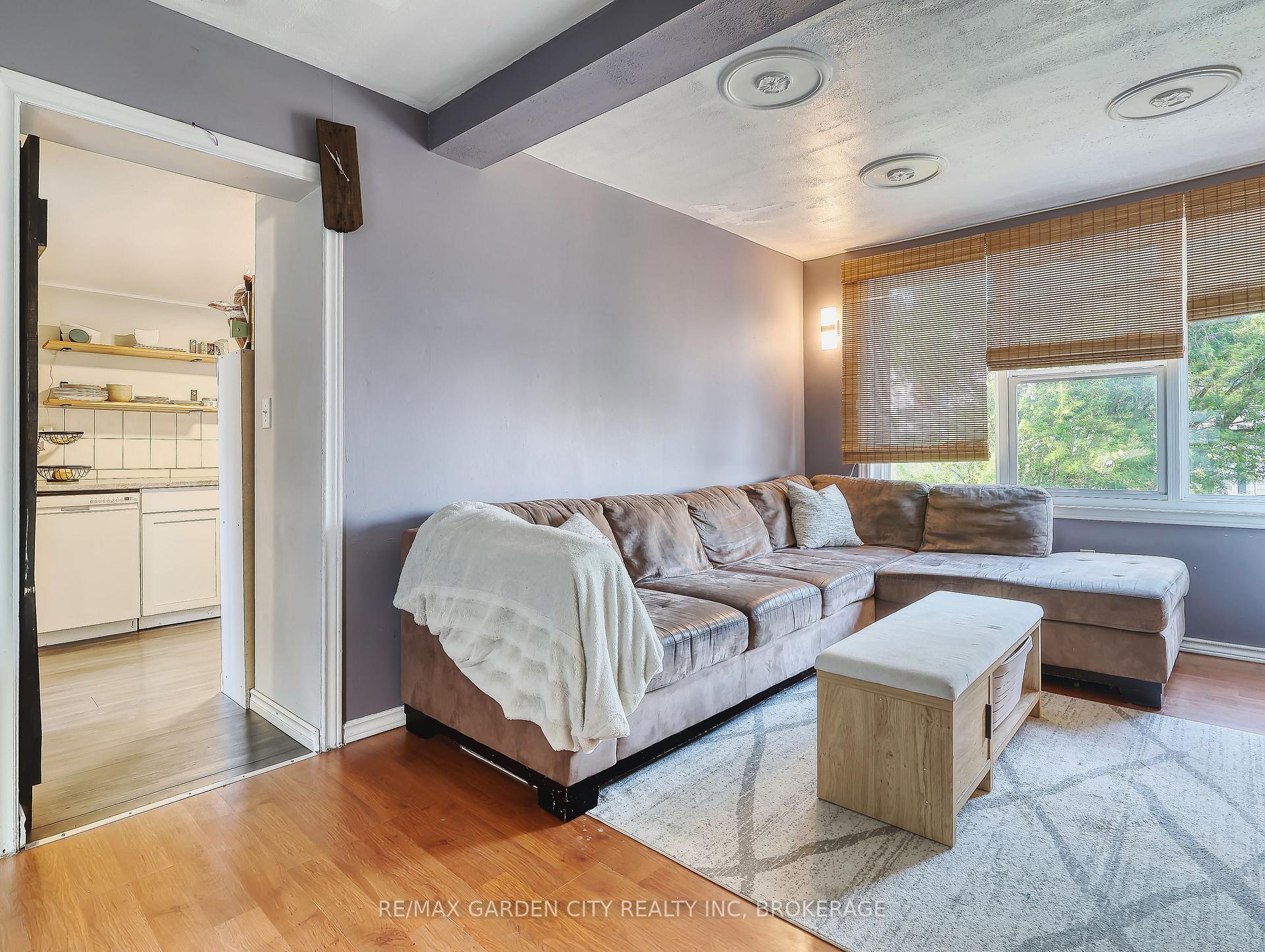 Photo 7 of 3 Bessey Street, St. Catharines, Burleigh Hill — HOMEH