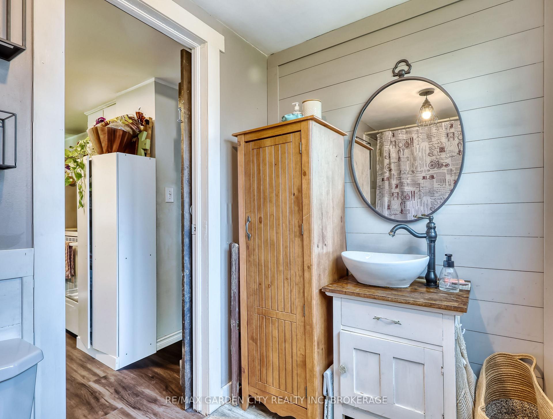 Photo 15 of 3 Bessey Street, St. Catharines, Burleigh Hill — HOMEH