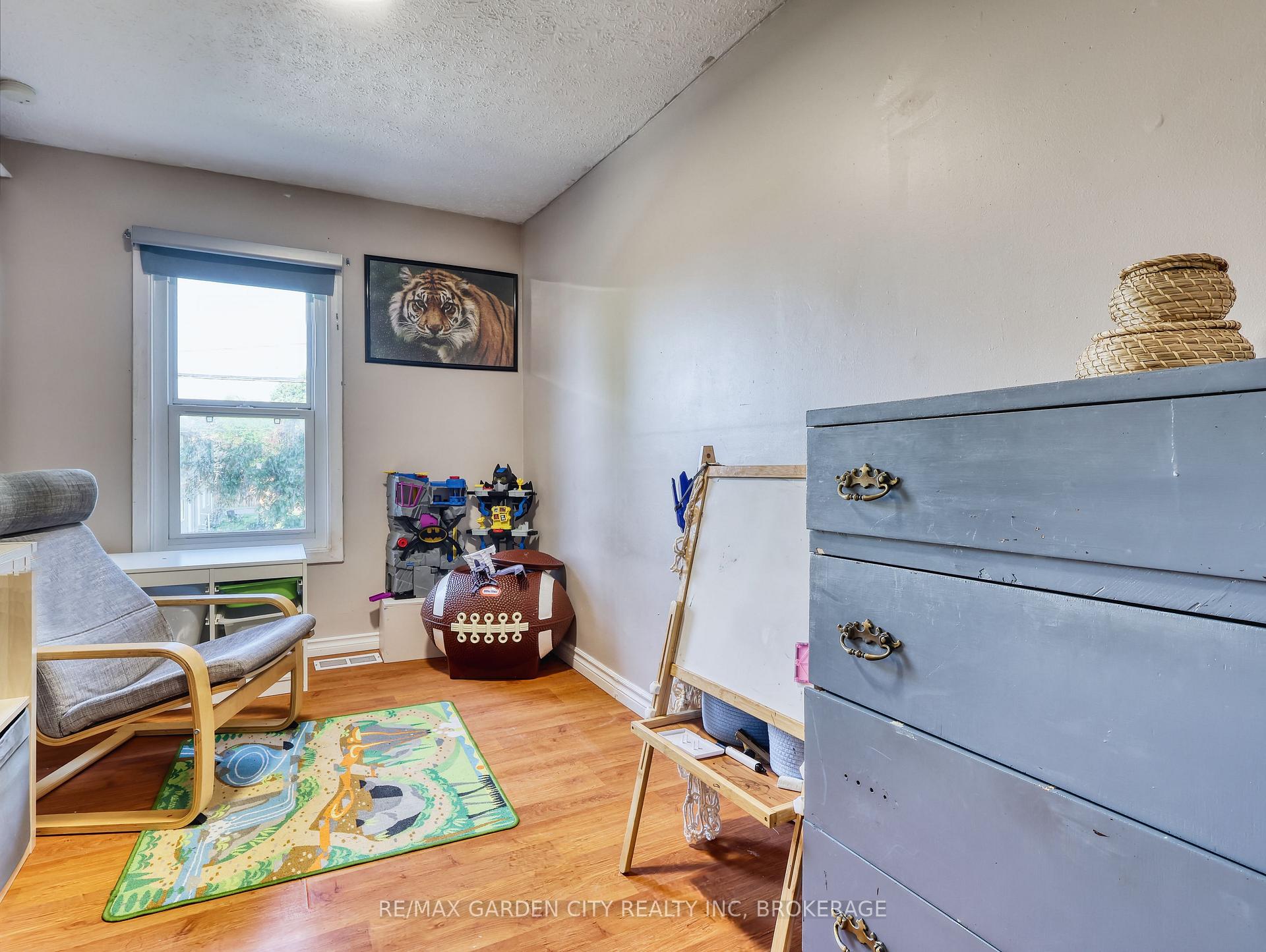 Photo 17 of 3 Bessey Street, St. Catharines, Burleigh Hill — HOMEH