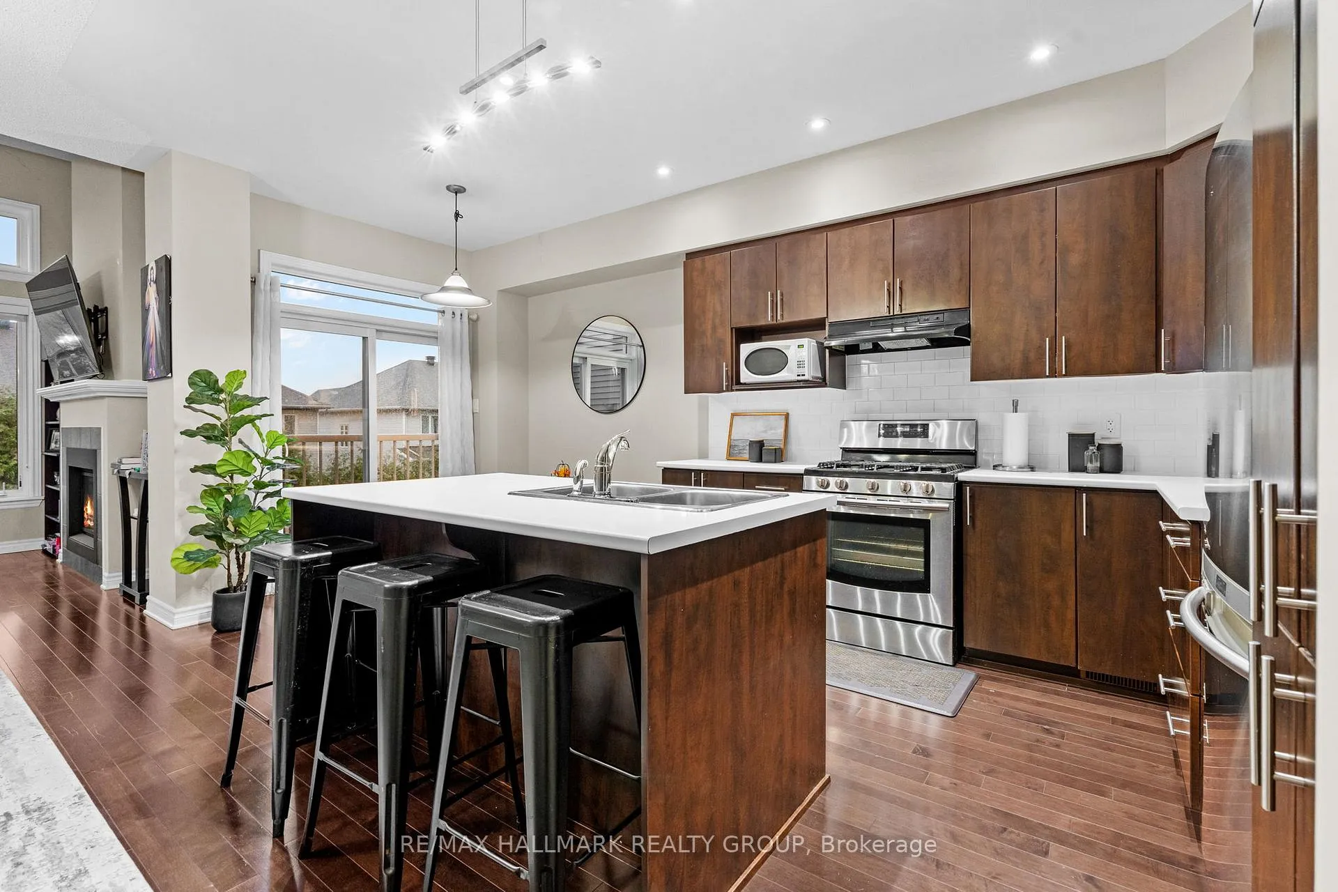 Photo 9 of 938 Fletcher Circle, Ottawa, Kanata - Kanata Lakes/Heritage Hills — HOMEH