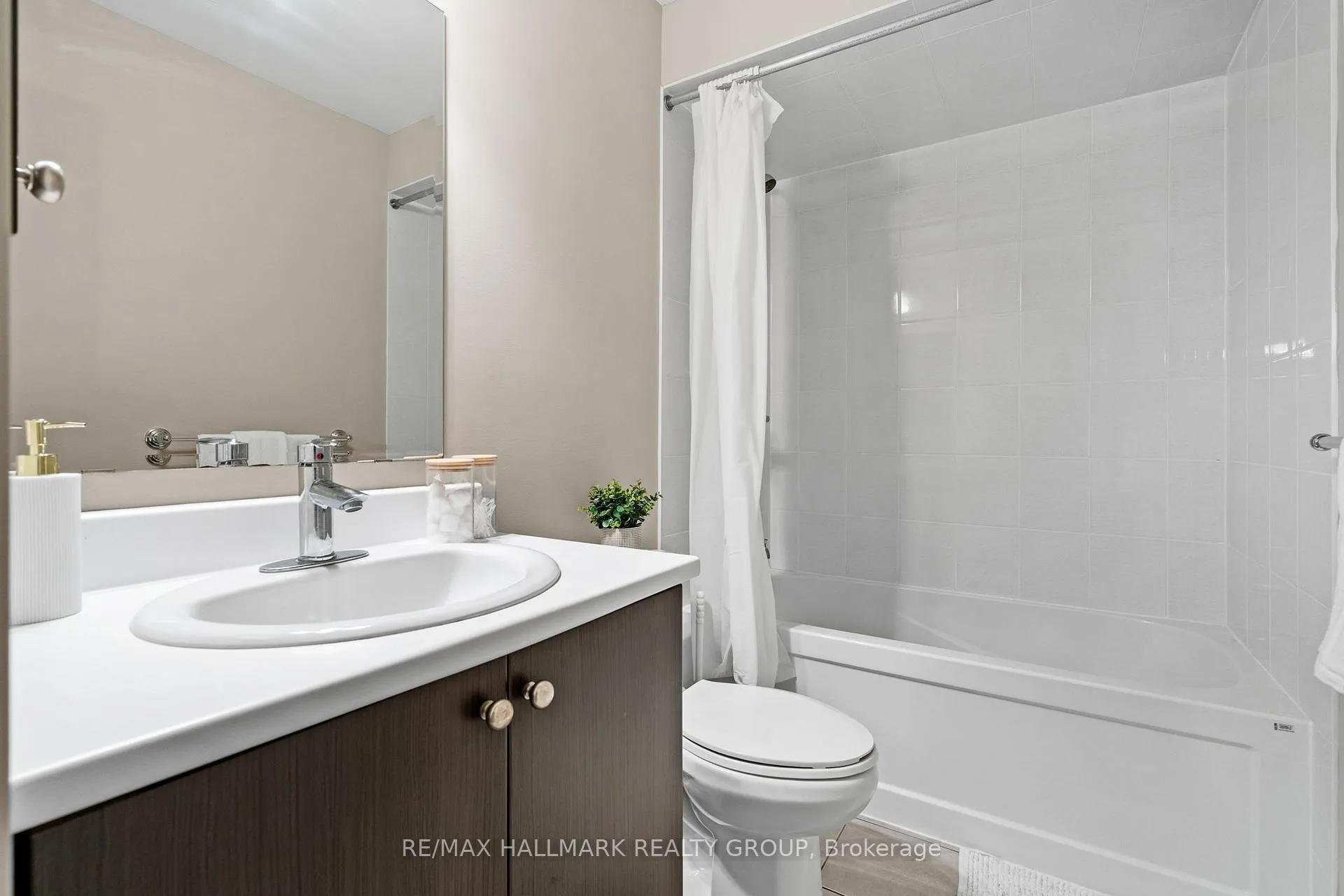 Photo 33 of 938 Fletcher Circle, Ottawa, Kanata - Kanata Lakes/Heritage Hills — HOMEH