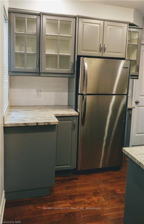 Photo 3 of 54 Pelham Road, St. Catharines, Western Hill — HOMEH