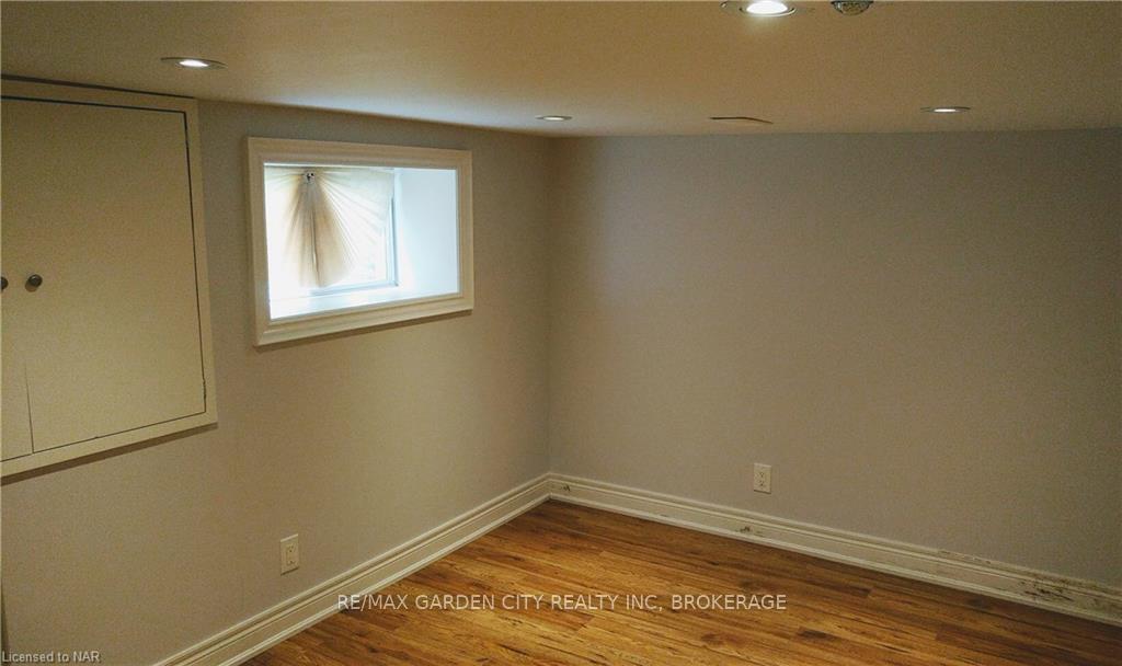 Photo 7 of 54 Pelham Road, St. Catharines, Western Hill — HOMEH