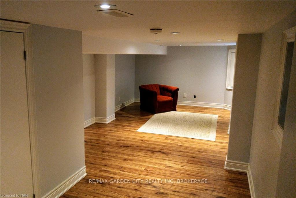 Photo 8 of 54 Pelham Road, St. Catharines, Western Hill — HOMEH