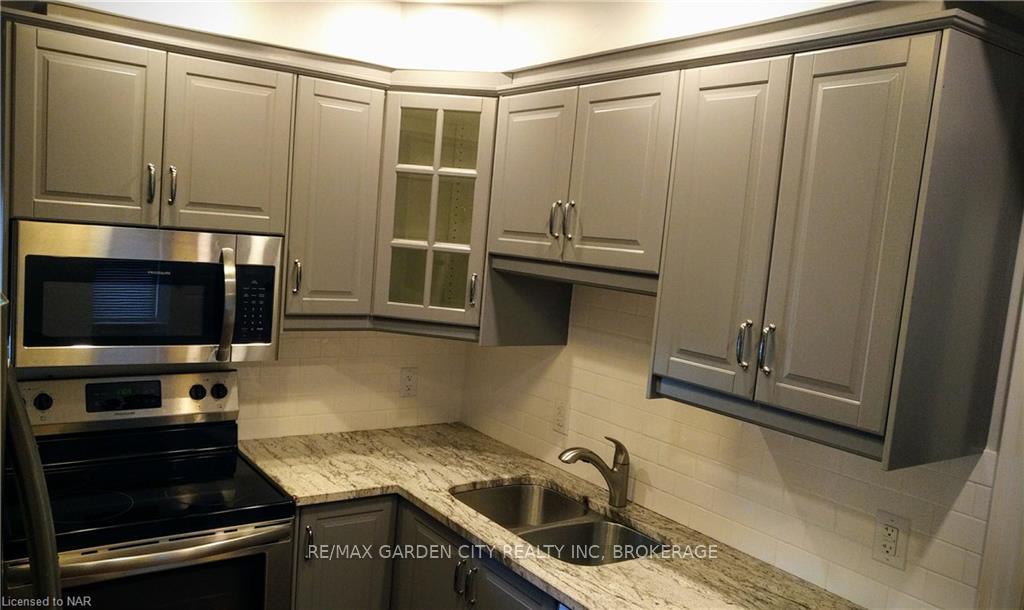 Photo 15 of 54 Pelham Road, St. Catharines, Western Hill — HOMEH