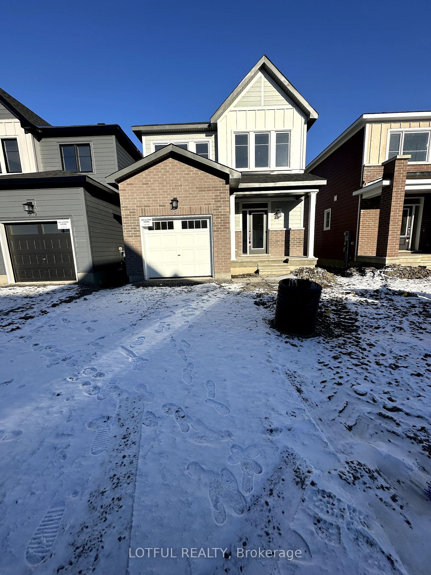 Front of 951 Seagrave Lane