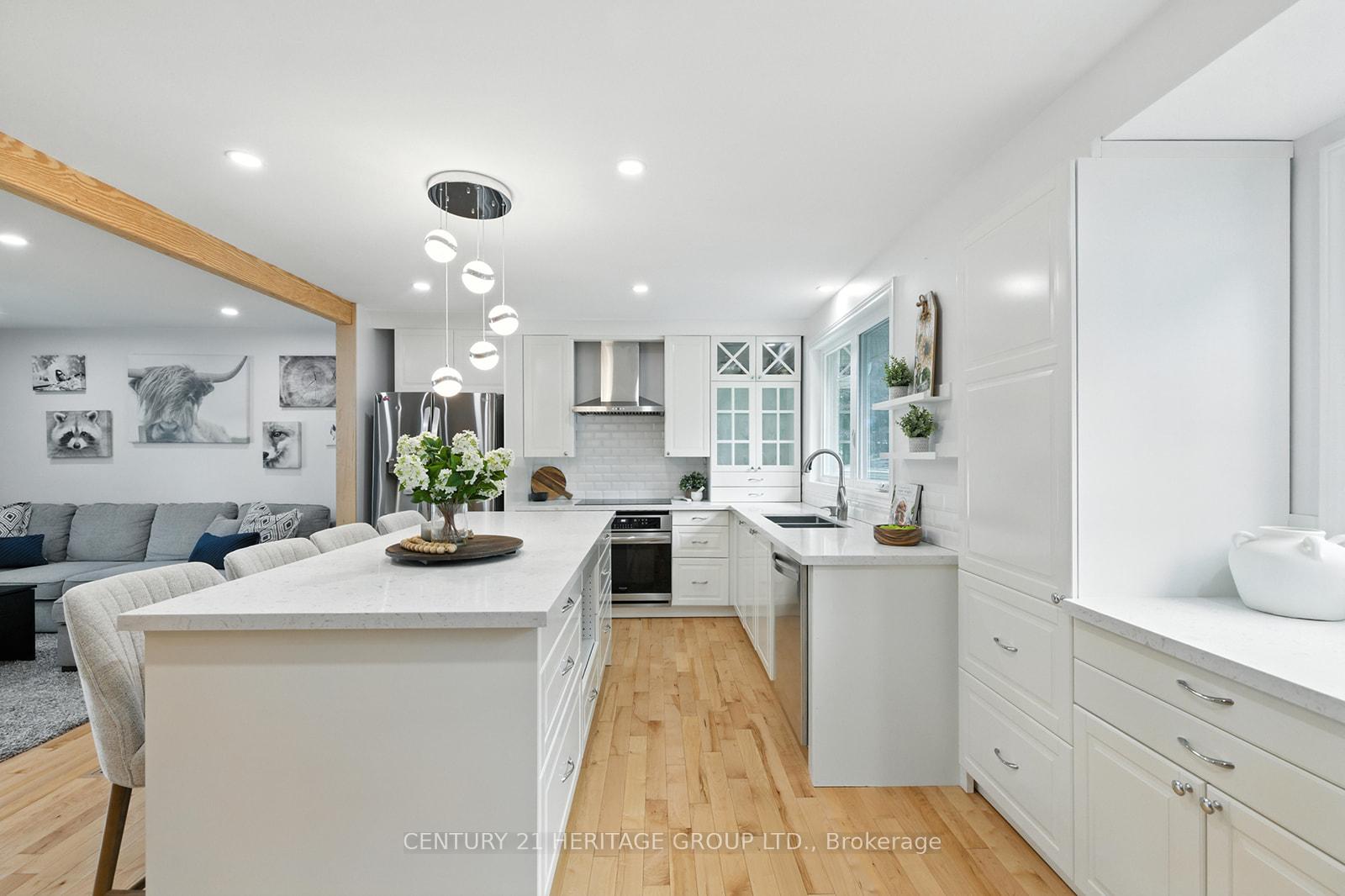 Photo 10 of 6 Pinehurst Place, St. Thomas — HOMEH