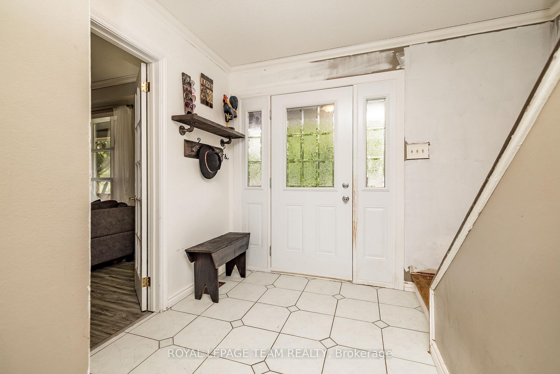 Photo 4 of 23 Butterfield Road, Ottawa, Munster — HOMEH