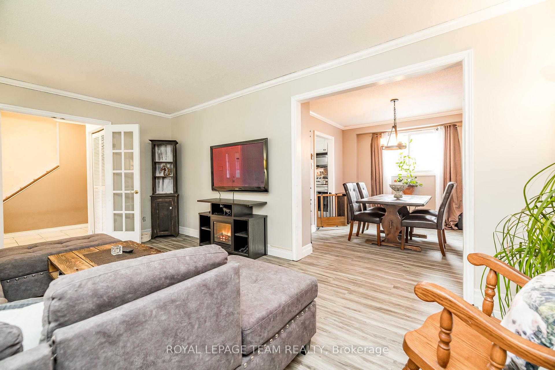 Photo 8 of 23 Butterfield Road, Ottawa, Munster — HOMEH