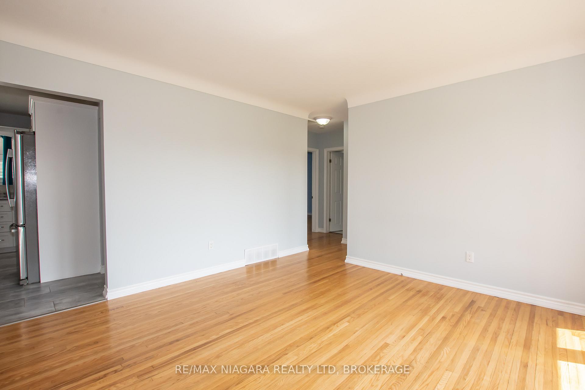 Photo 5 of 12 Milton Road, St. Catharines, E. Chester — HOMEH