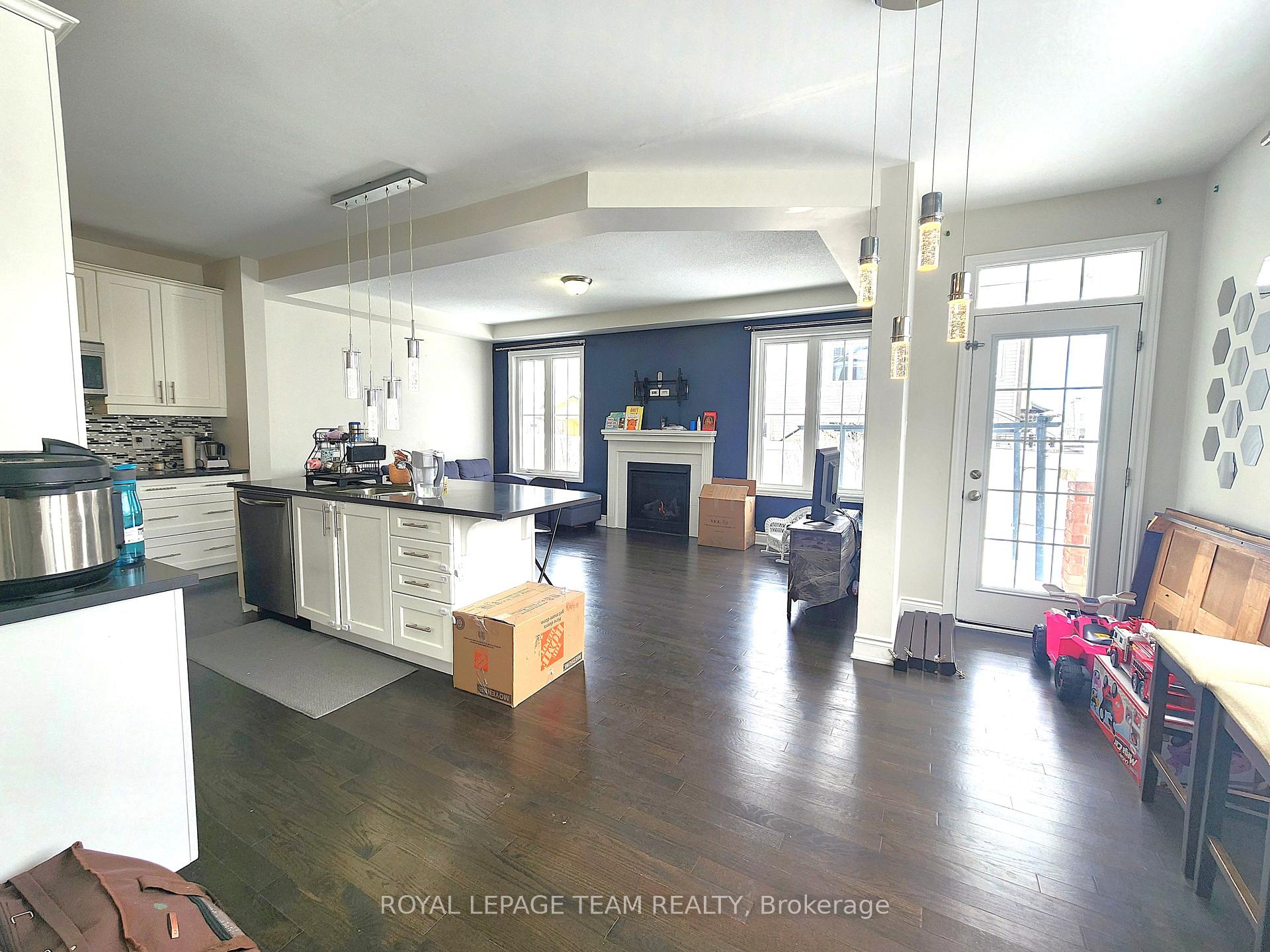 Photo 7 of 10 Sweetbay Circle, Ottawa, Stittsville (North) — HOMEH