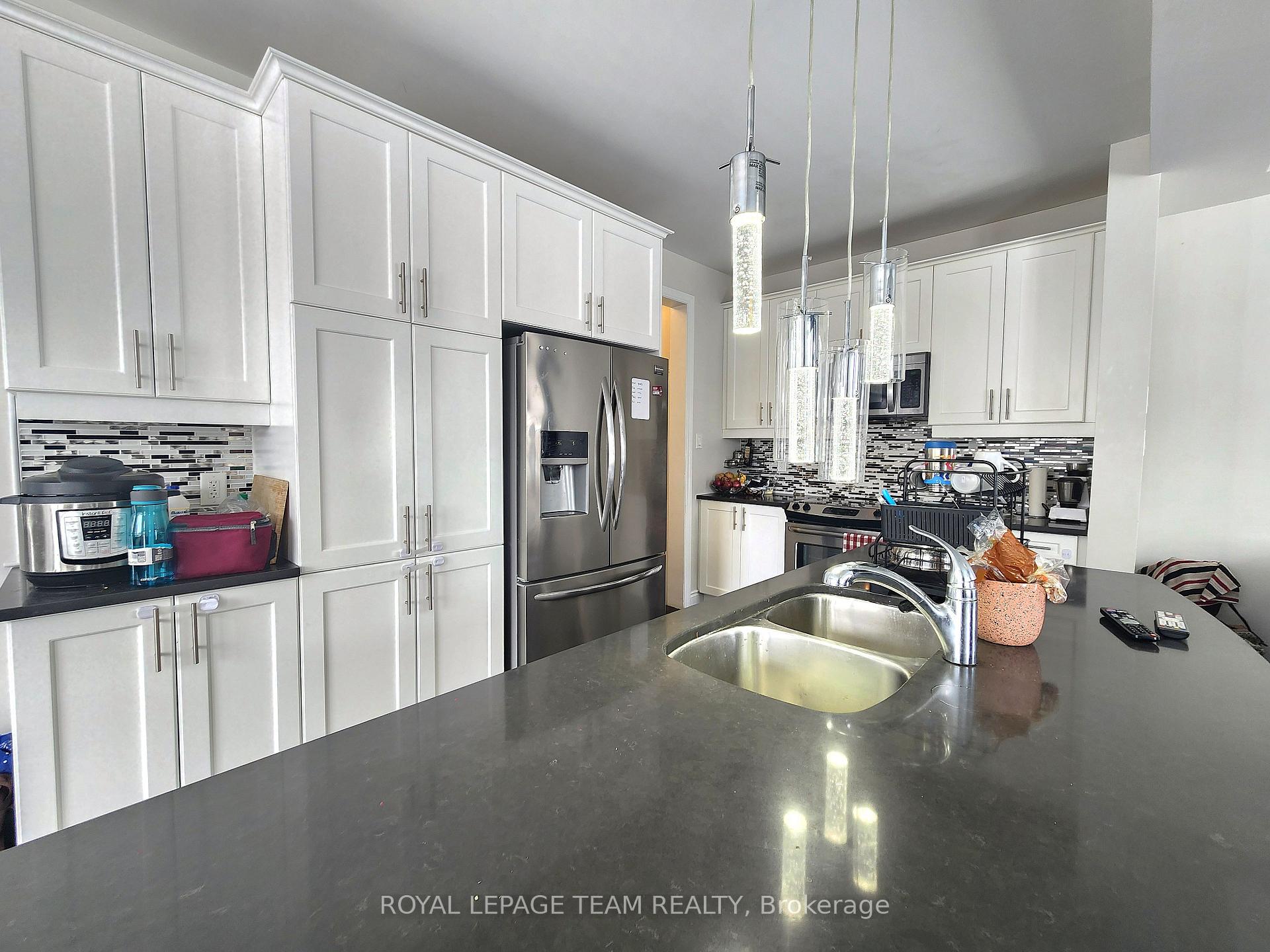 Photo 11 of 10 Sweetbay Circle, Ottawa, Stittsville (North) — HOMEH